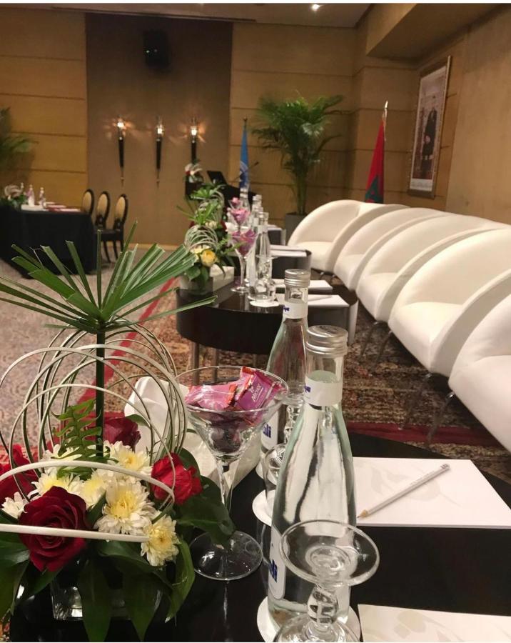 Hotel Farah Καζαμπλάνκα Εξωτερικό φωτογραφία The interior of the hotel