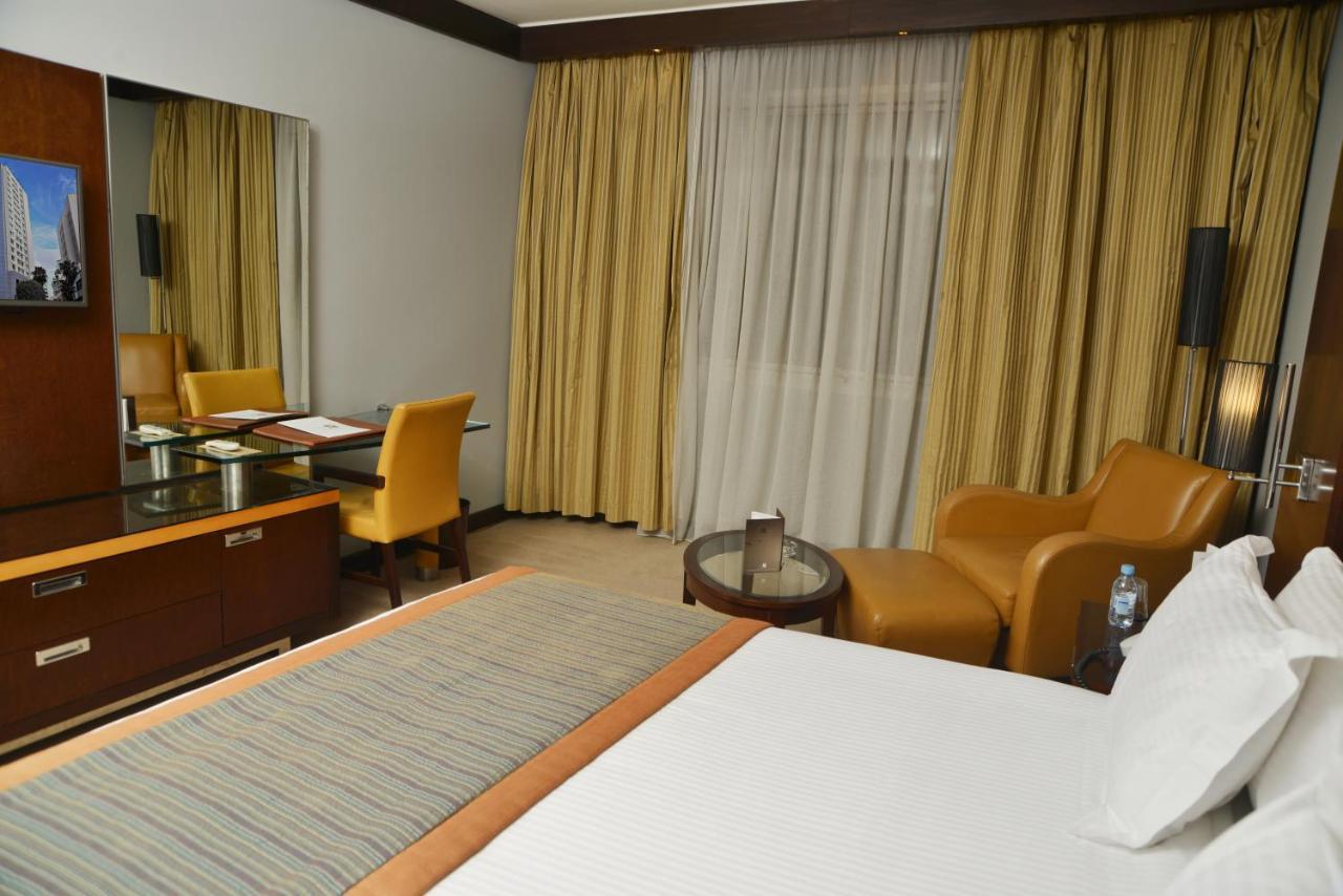 Hotel Farah Καζαμπλάνκα Εξωτερικό φωτογραφία A room at the hotel