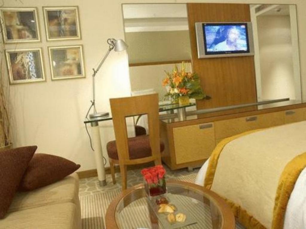 Hotel Farah Καζαμπλάνκα Εξωτερικό φωτογραφία A room at the hotel
