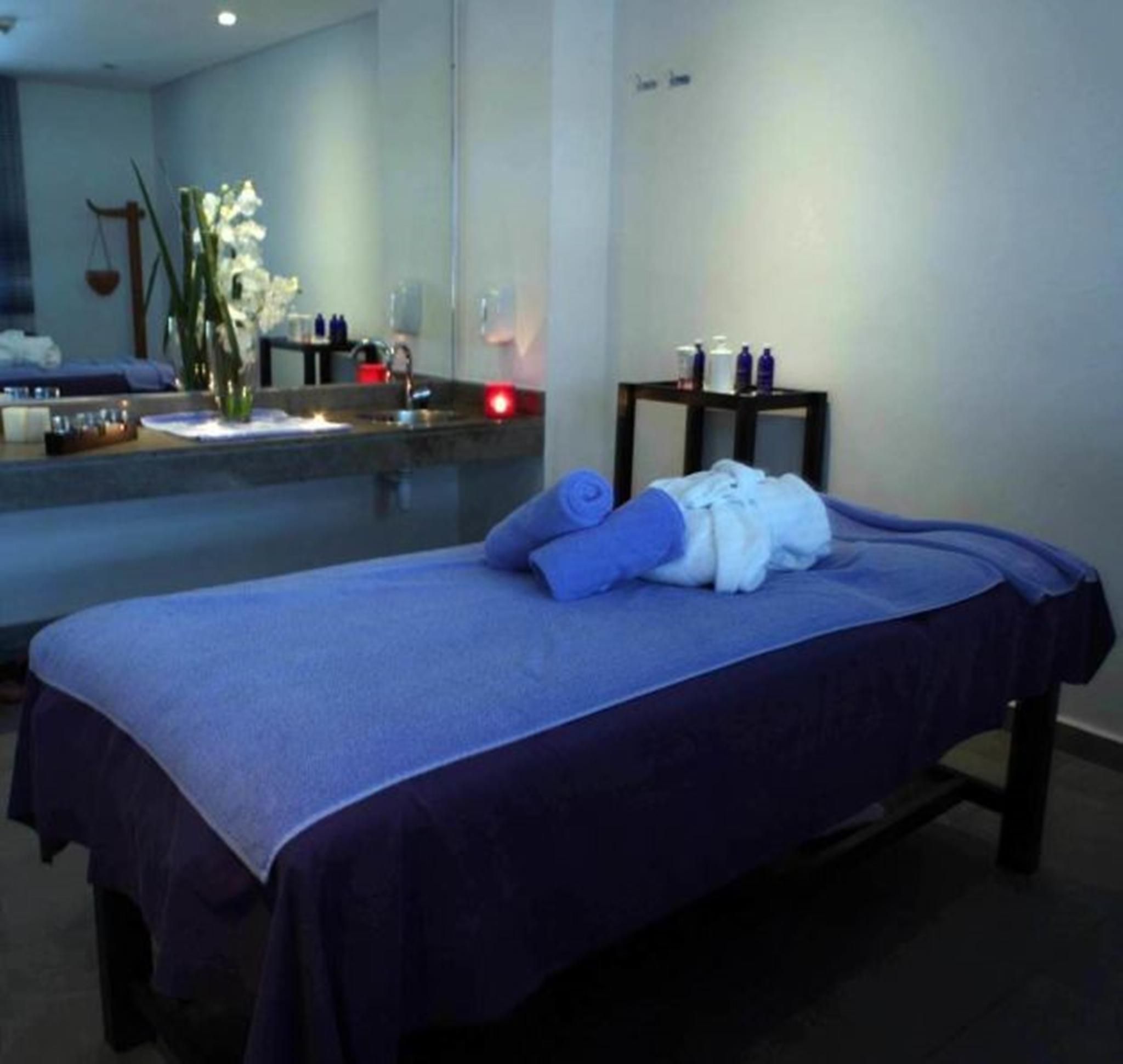 Hotel Farah Καζαμπλάνκα Εξωτερικό φωτογραφία Massage table