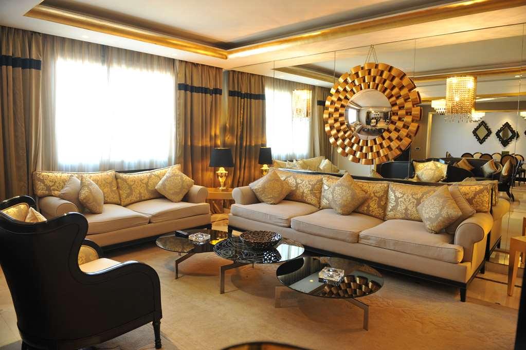 Hotel Farah Καζαμπλάνκα Δωμάτιο φωτογραφία A living room