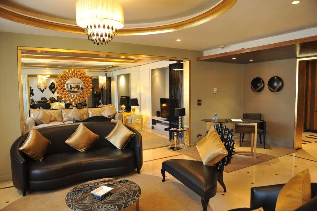 Hotel Farah Καζαμπλάνκα Δωμάτιο φωτογραφία A suite at the Taj Mahal Palace, Mumbai