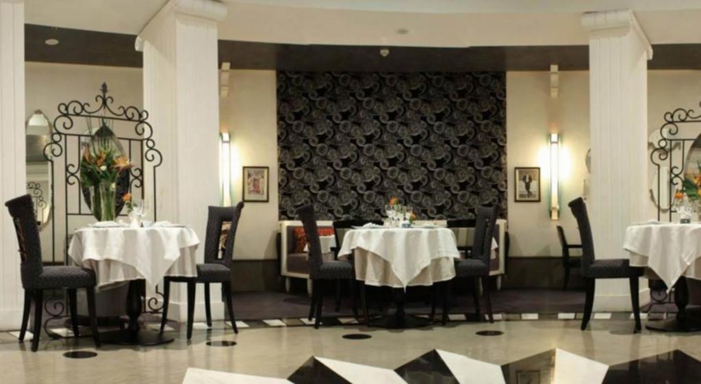 Hotel Farah Καζαμπλάνκα Εξωτερικό φωτογραφία Restaurant