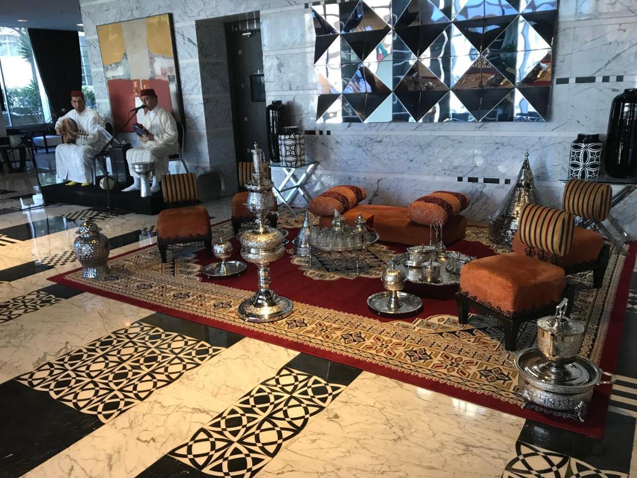 Hotel Farah Καζαμπλάνκα Εξωτερικό φωτογραφία A shisha lounge at the Jumeirah Emirates Towers Hotel in Dubai