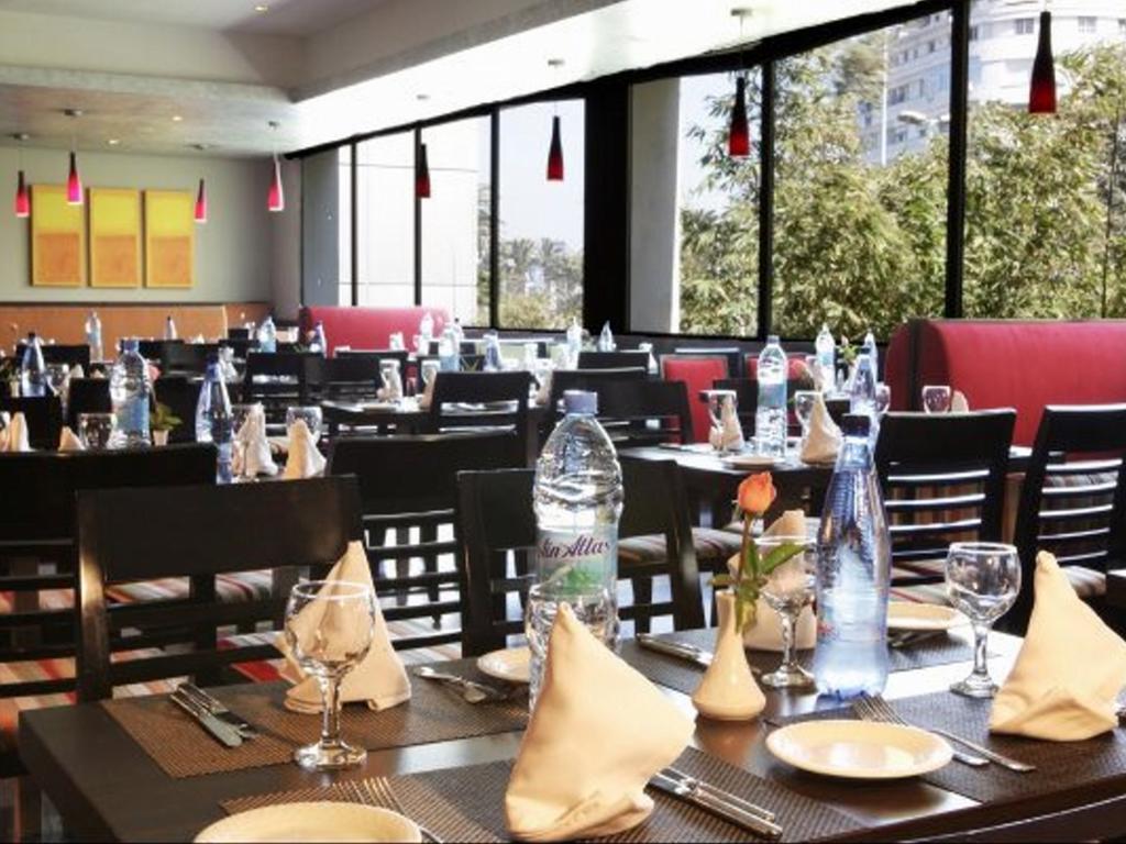 Hotel Farah Καζαμπλάνκα Εξωτερικό φωτογραφία Restaurant
