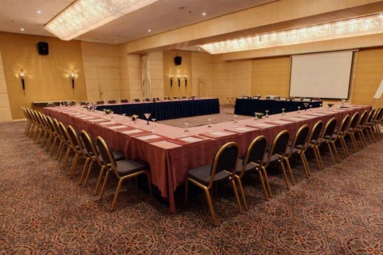 Hotel Farah Καζαμπλάνκα Εξωτερικό φωτογραφία A meeting room at the hotel